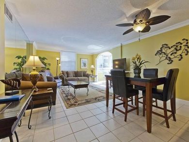2 Bedroom Beach Condo with Wood Floors New Furnishings